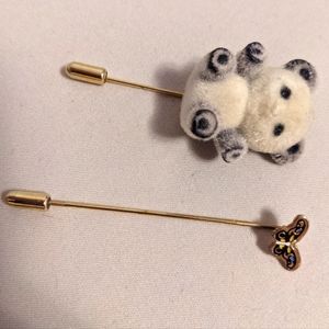 2 lapel pins (gold plated)